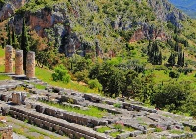 delphes site antique grece