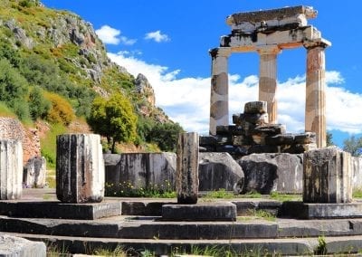 temple apollon delphes grec