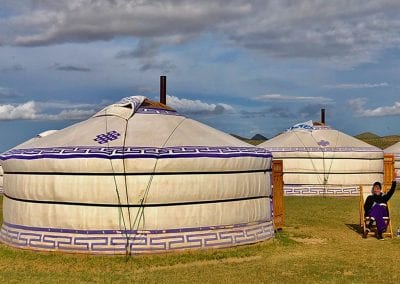 mongolie steppe yourtes